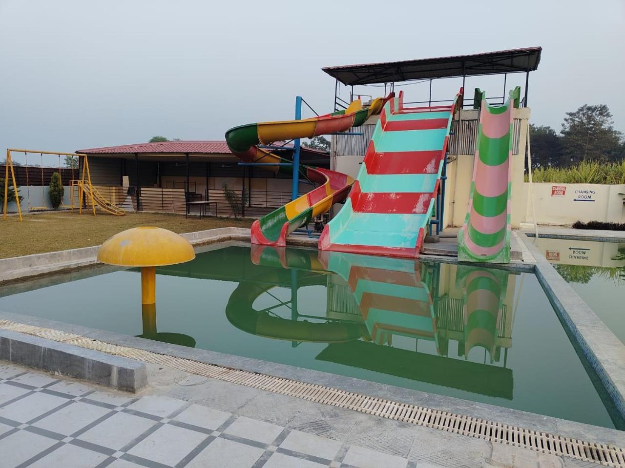 The Velvet Sky Hotel & Resort Bahraich エクステリア 写真